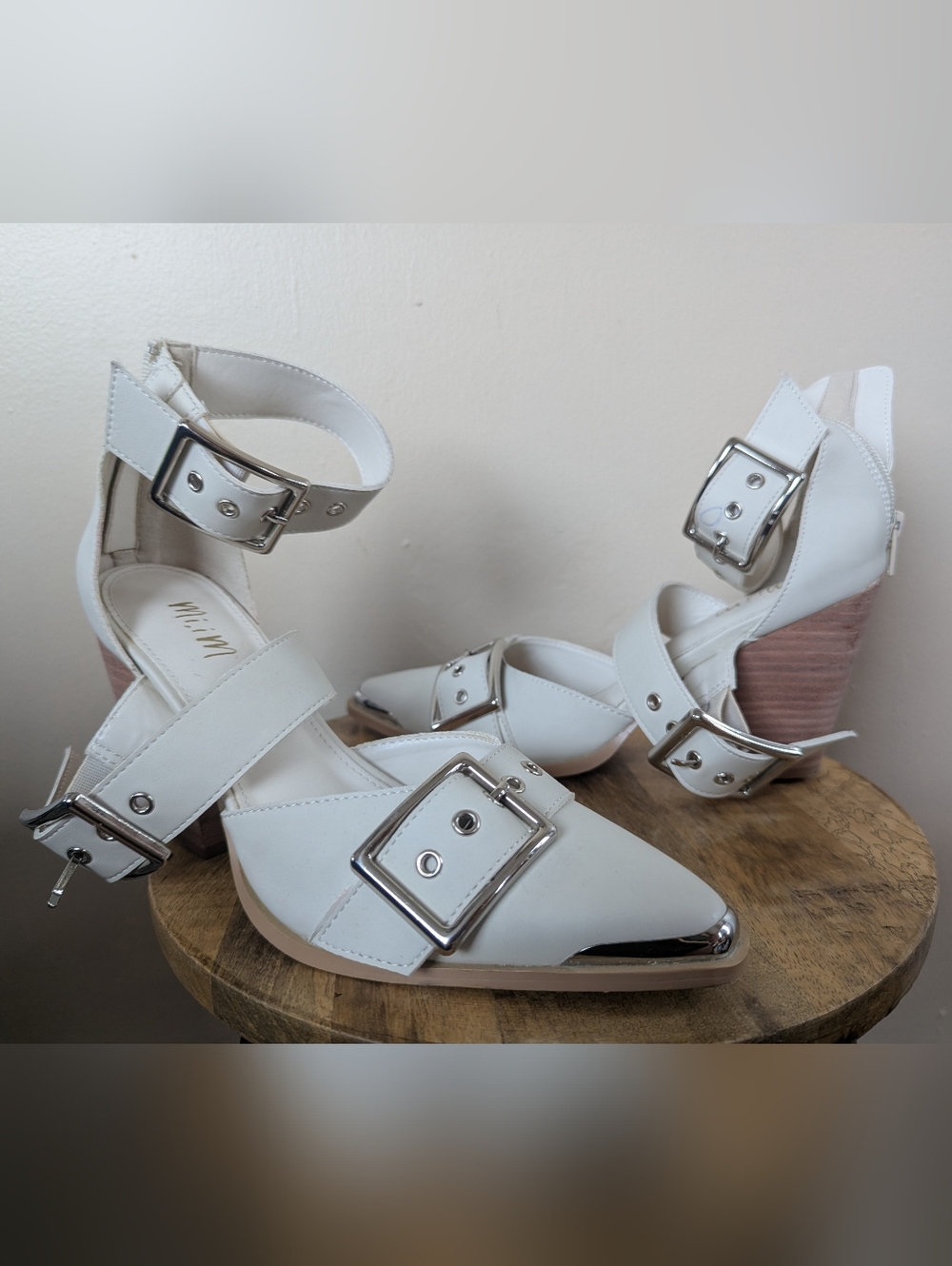 Mi.iM Hendrix Hollow Out Stiletto Sandals/Heels, Off White (SIZE 8.5)